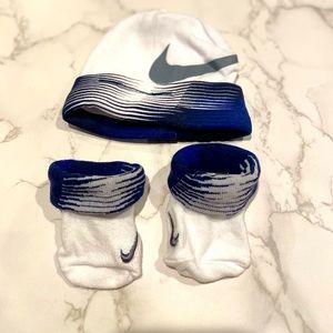 Newborn nike beanie and socks